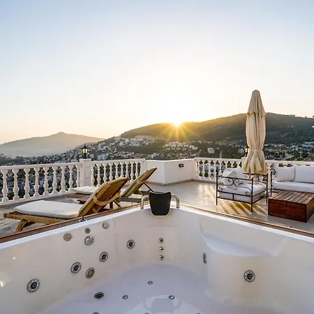 Flat With Shared Pool, Terrace And Jacuzzi In Kas Villa *