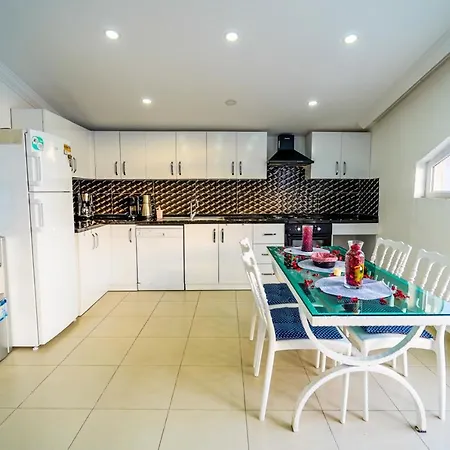 Flat With Shared Pool, Terrace And Jacuzzi In Kas Villa *