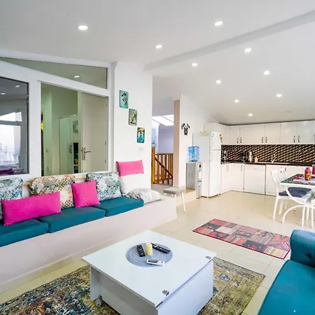 Flat With Shared Pool, Terrace And Jacuzzi In Kas