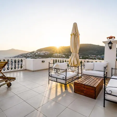 Flat With Shared Pool, Terrace And Jacuzzi In Kas