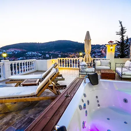 Villa Flat With Shared Pool, Terrace And Jacuzzi In Kas *
