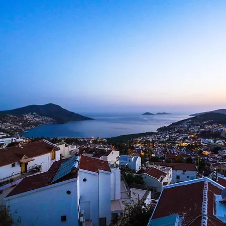 Villa Flat With Shared Pool, Terrace And Jacuzzi In Kas *